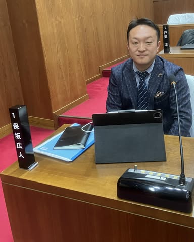 南アルプス市議会の議場での活動